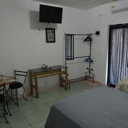 Habitaciones-Comodas-Aire-Wifi-Tv-Cerca De Playa-!!Excelente Precio II Manzanillo Exterior foto